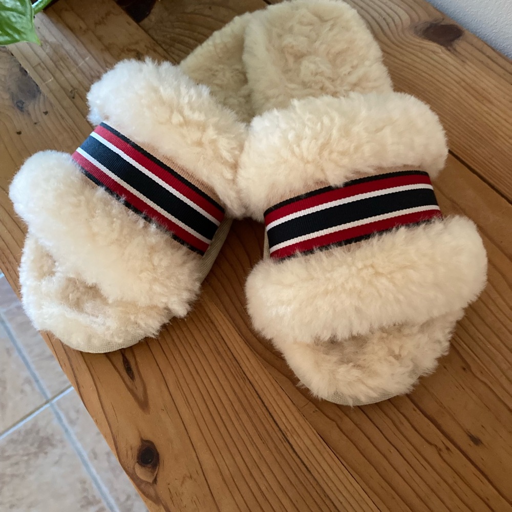 Emu Cream Fluffy Slippers with Red and Black Stripes